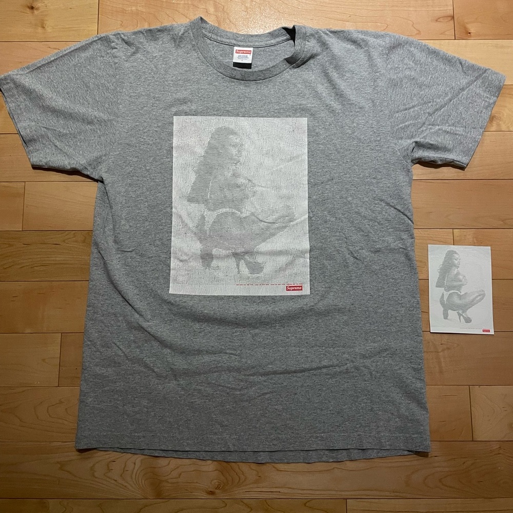 SUPREME DIGI TEE 2017 WITH STICKER SIZE LARGE